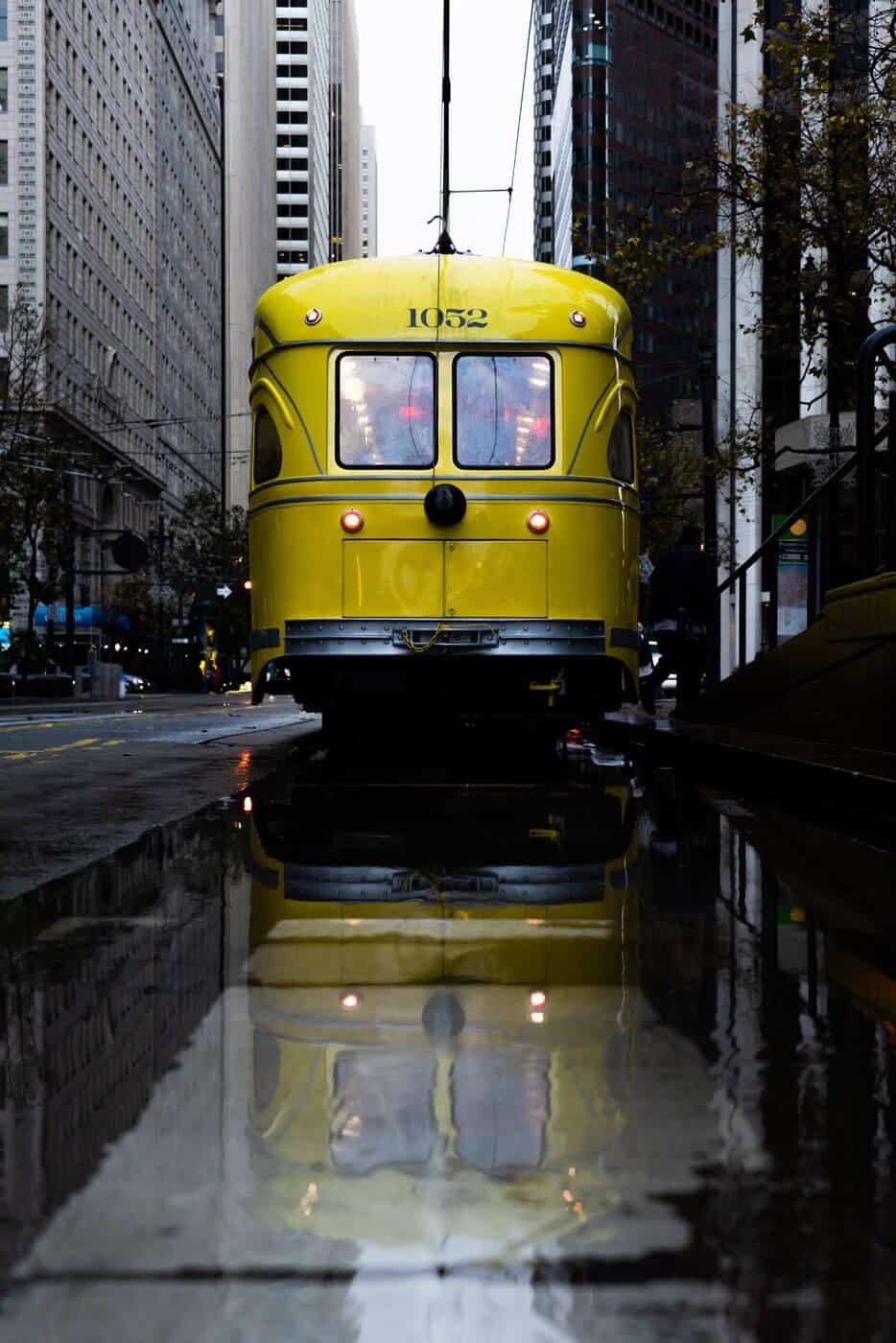 Tranvía amarillo